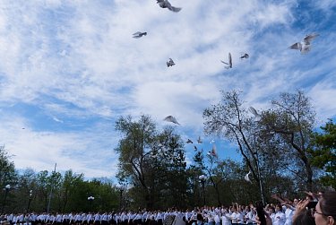«Вальс Победы» исполнили сегодня в Оренбурге